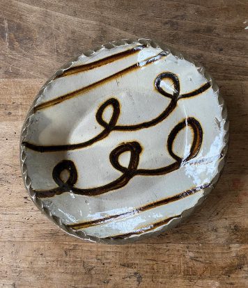 Japan Decorated Pie Crust Dish II