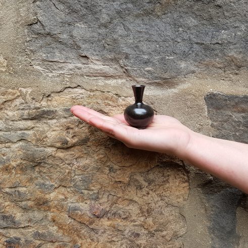 Miniature Pot – Medium Black