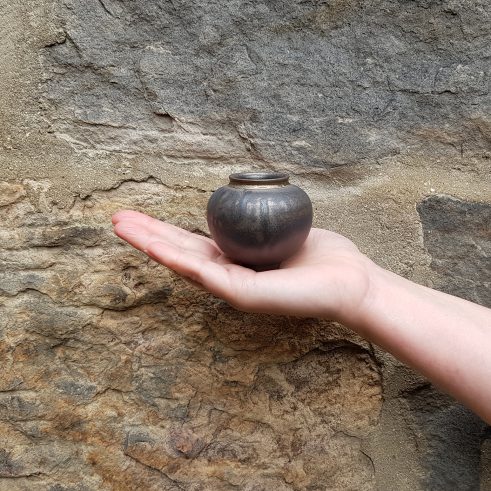 Miniature Pot – Large Black