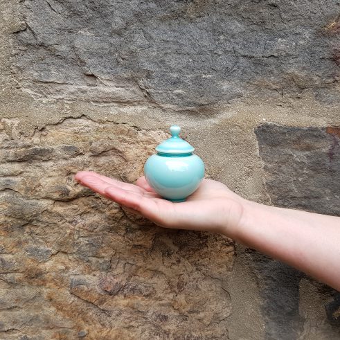 Miniature Pot & Cover – Large
