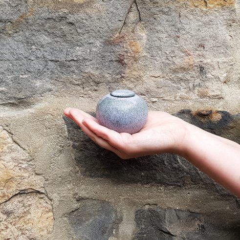 Miniature Pot & Cover – Large