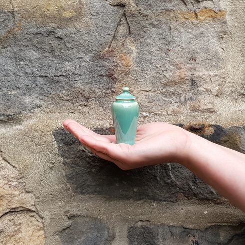 Miniature Pot & Cover – Medium