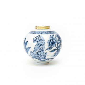 Back View of Tiger Moonjar