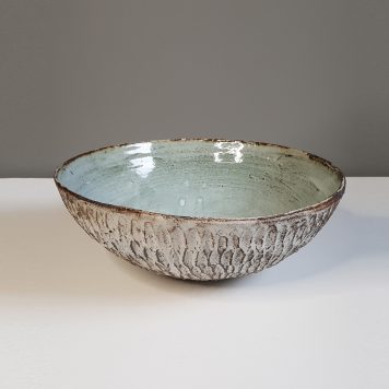 Dry Kohiki Serving Bowl Flower Petal – White I