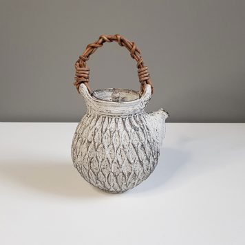 Dobin Teapot – White I