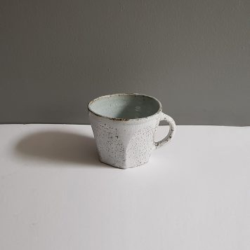 Dry Kohiki Mug Faceted Horizontal White II