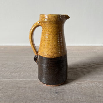 Black and Gold Straight Jug