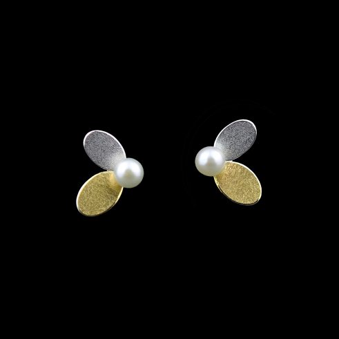 2 Oval Earrings with Pearl