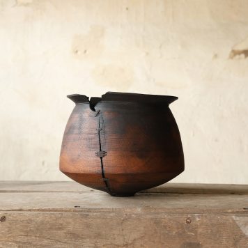 lightning-struck English Oak from Heathfield, Sussex with waxed cotton stitching vessel