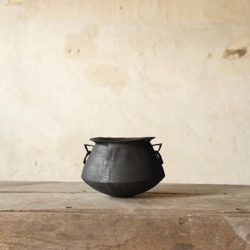 lightning-struck English Oak from Heathfield, Sussex with waxed cotton stitching vessel
