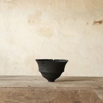 lightning-struck English Oak from Heathfield, Sussex with waxed cotton stitching vessel