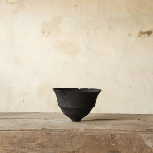 lightning-struck English Oak from Heathfield, Sussex with waxed cotton stitching vessel