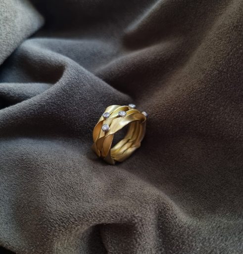 Diamond & Gold Striptwist Ring (3 bands)