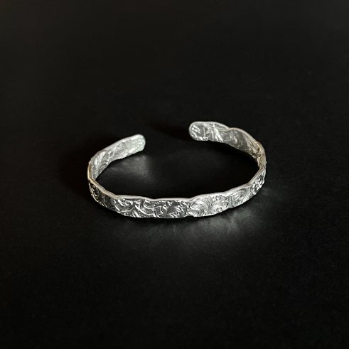 Leaves, Berries and Hearts Slipover Bangle