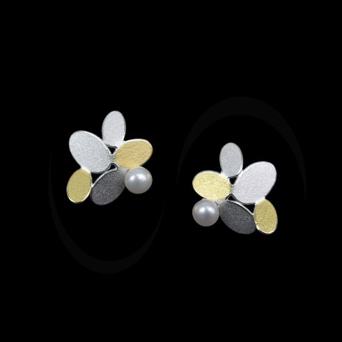Mixed Oval Flower Pearl Earrings