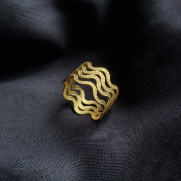 Wriggle Ring I