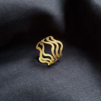 Wriggle Ring II