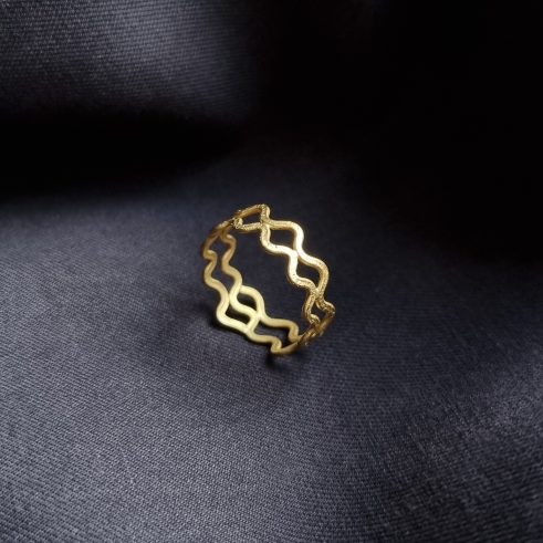 Wriggle Ring V