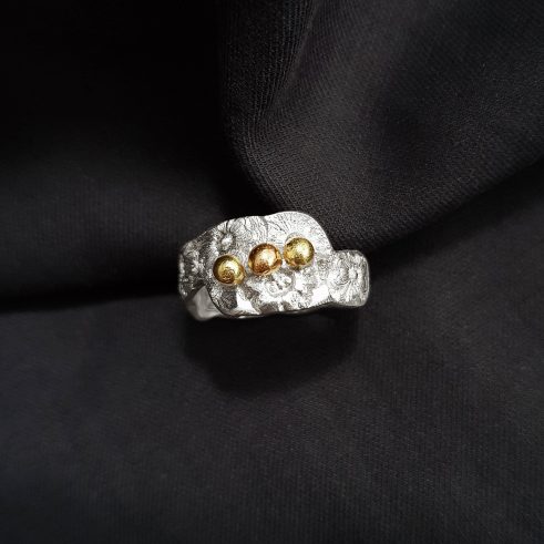 Flower Ring with 3 Gold Beads