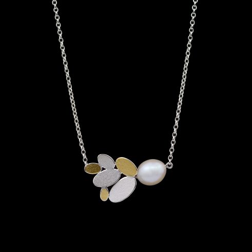 Mixed Oval Leaf Pearl Pendant