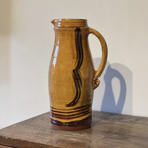 Straight Jug Brown with Combing