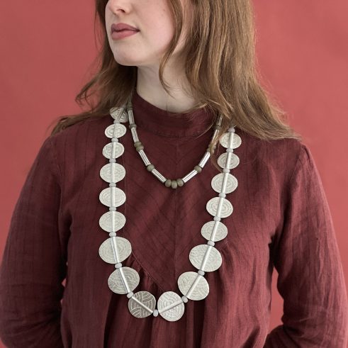 Eighteen Double Leaf and White Jade Necklace