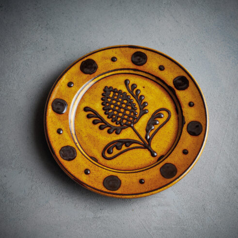 Blackwork Tulip Plate, Honey