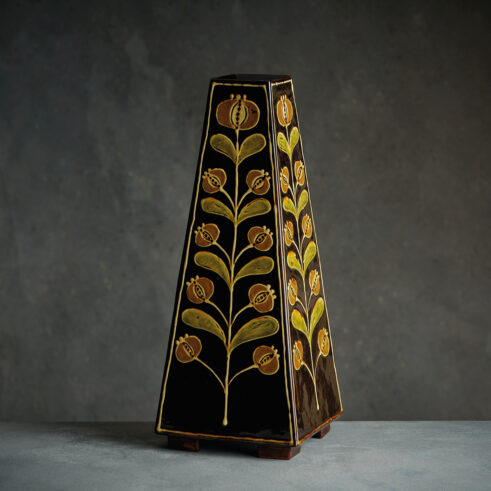 Obelisk Vase, Black