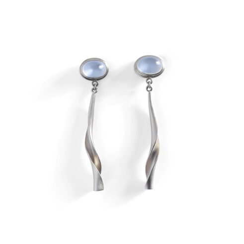 White Gold Striptwist Earrings with Moonstone