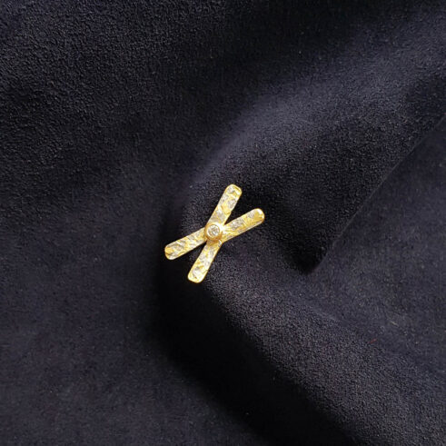 Kiss Series Lapel Pin